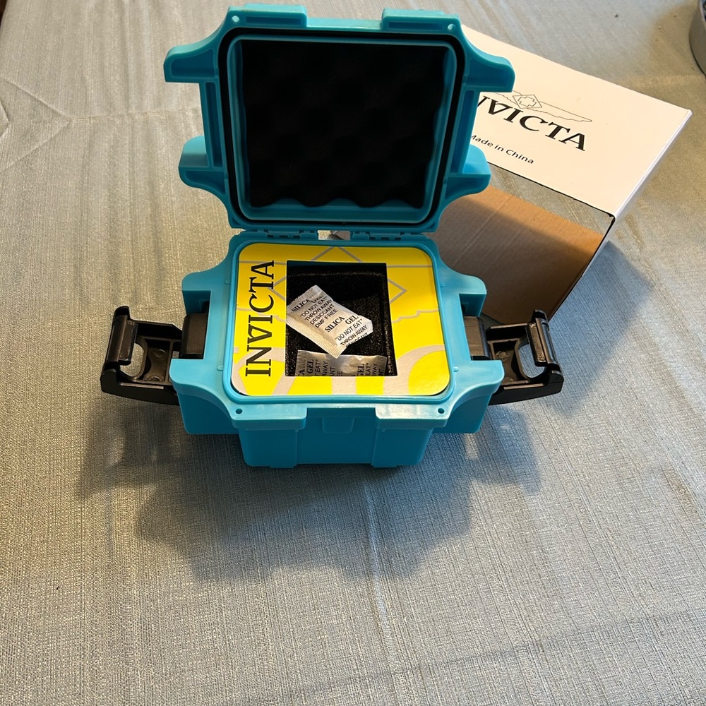 Invicta Teal Protective Case for up to 3 watches